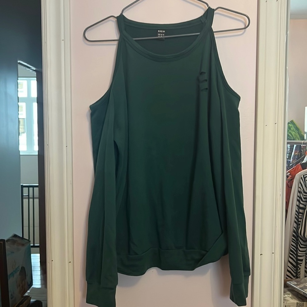 MM78 SHEIN green sweater with cut out shoulders